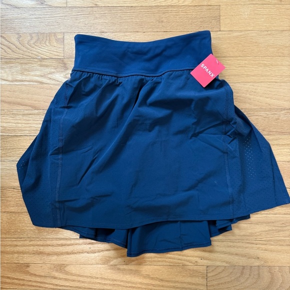 SPANX Women’s XS NWT Midnight Navy Get Moving Skort 17” Athletic Activewear - Picture 1 of 4